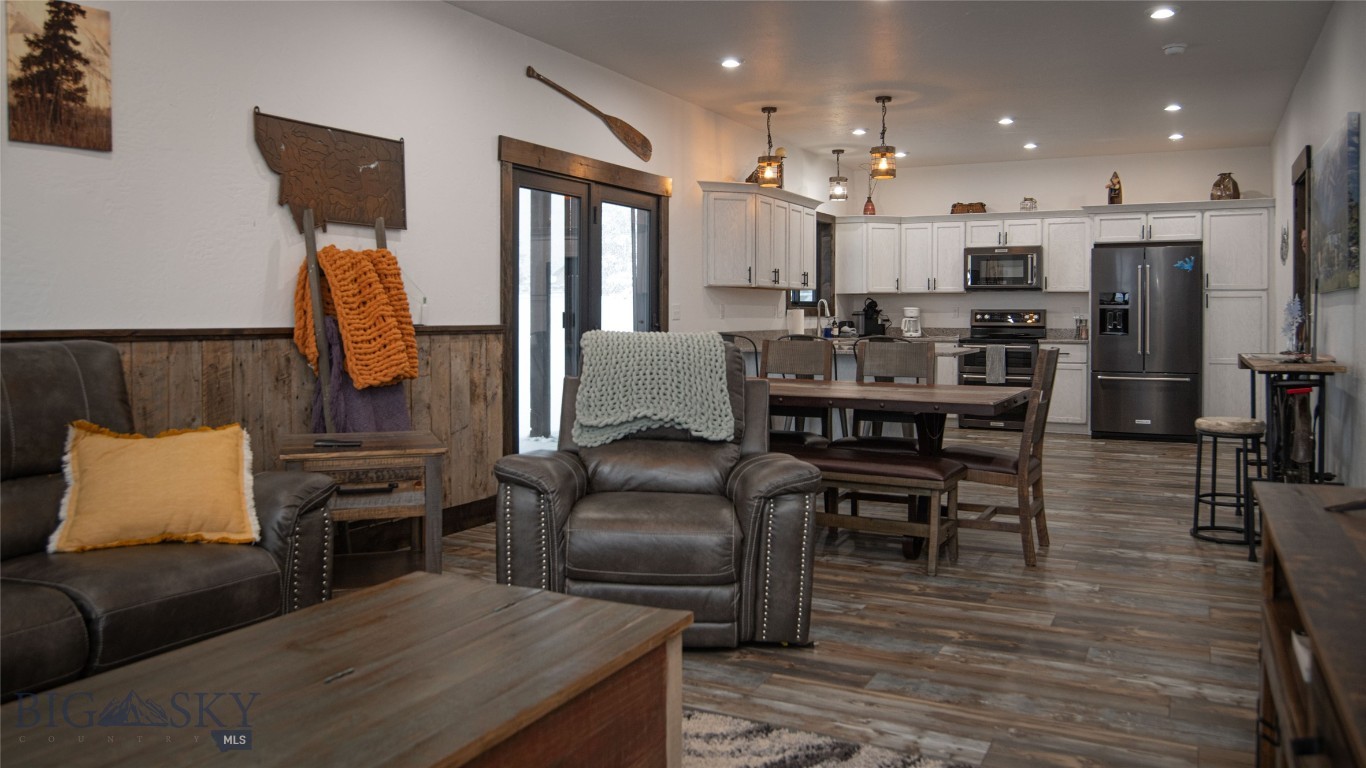 5 Fox Trail Way