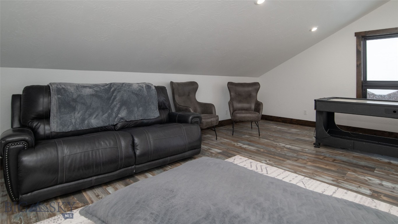 5 Fox Trail Way