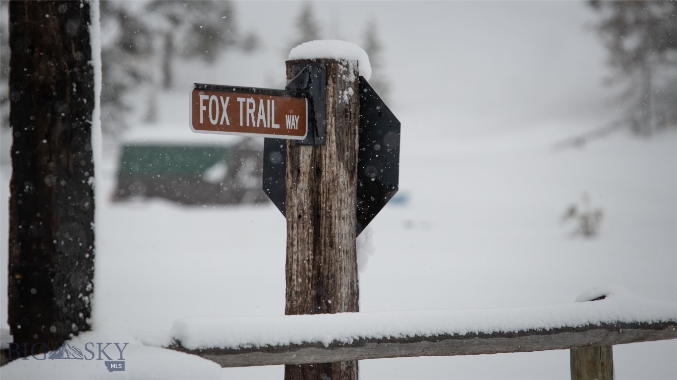 5 Fox Trail Way