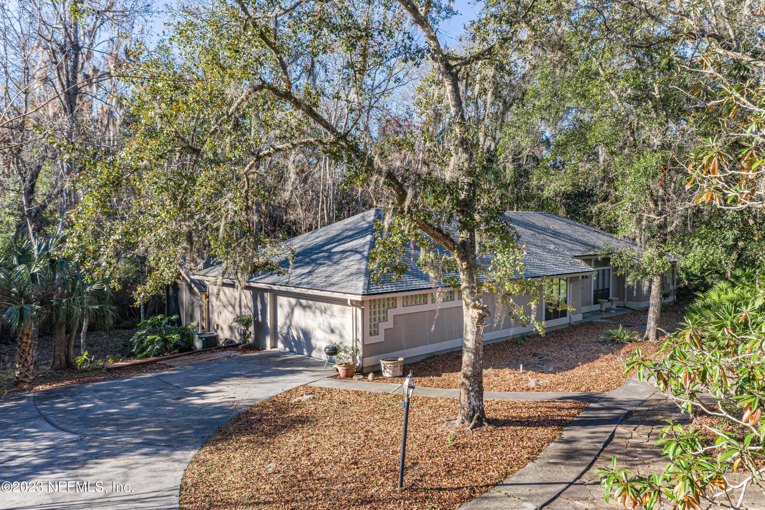 384 N RIDGE Drive