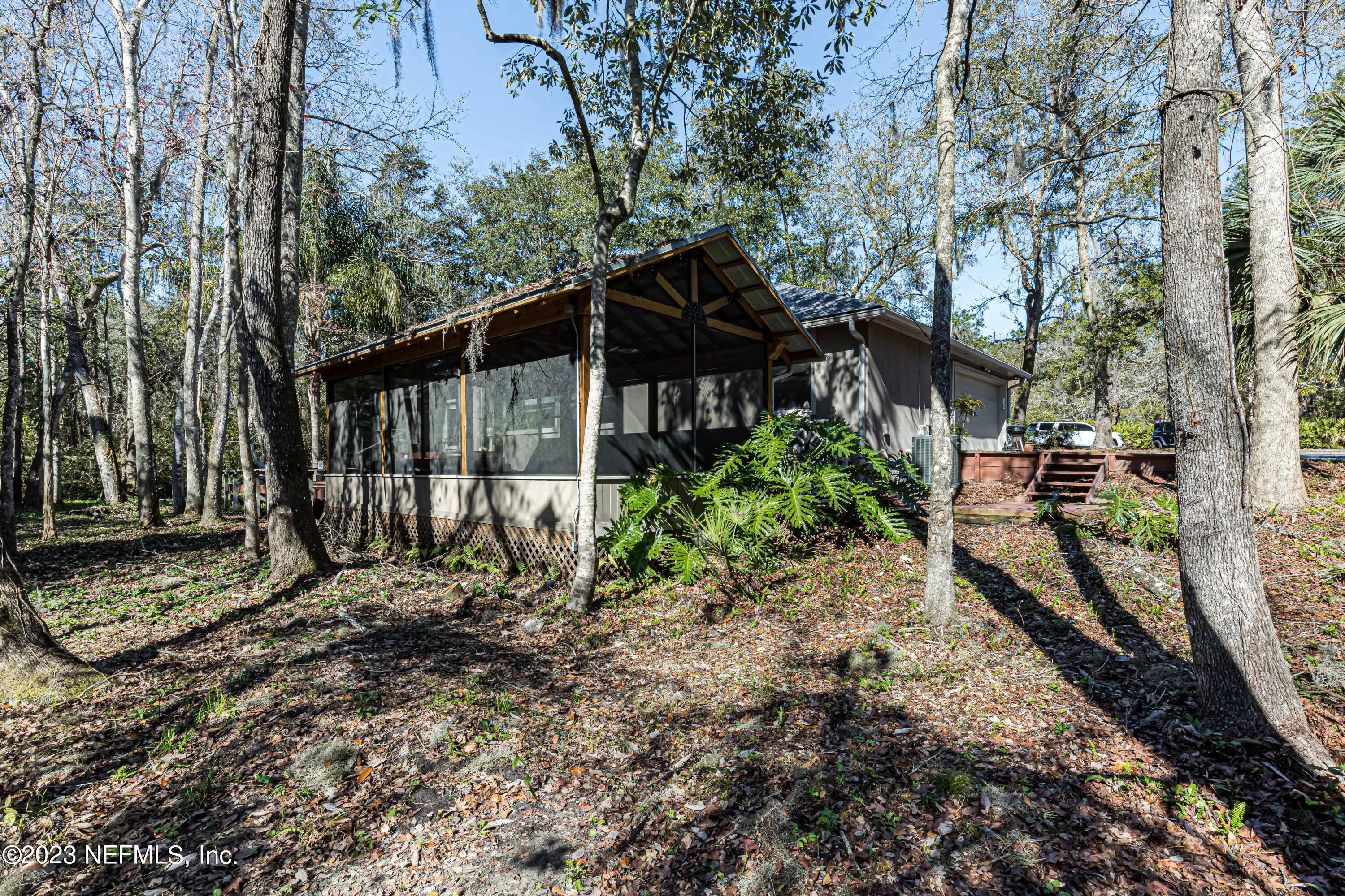 384 N RIDGE Drive