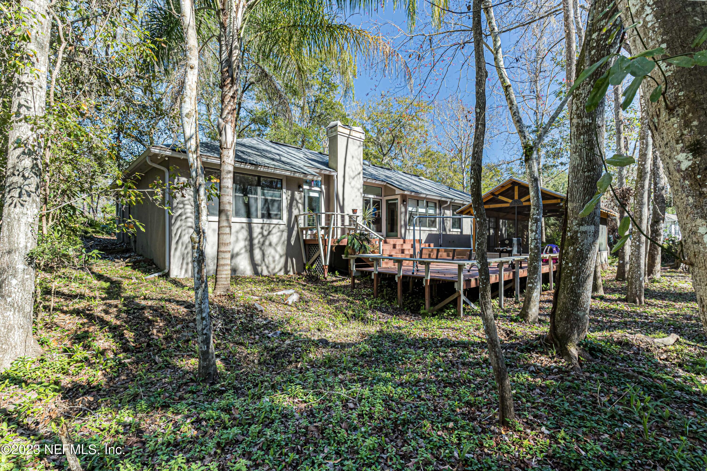 384 N RIDGE Drive
