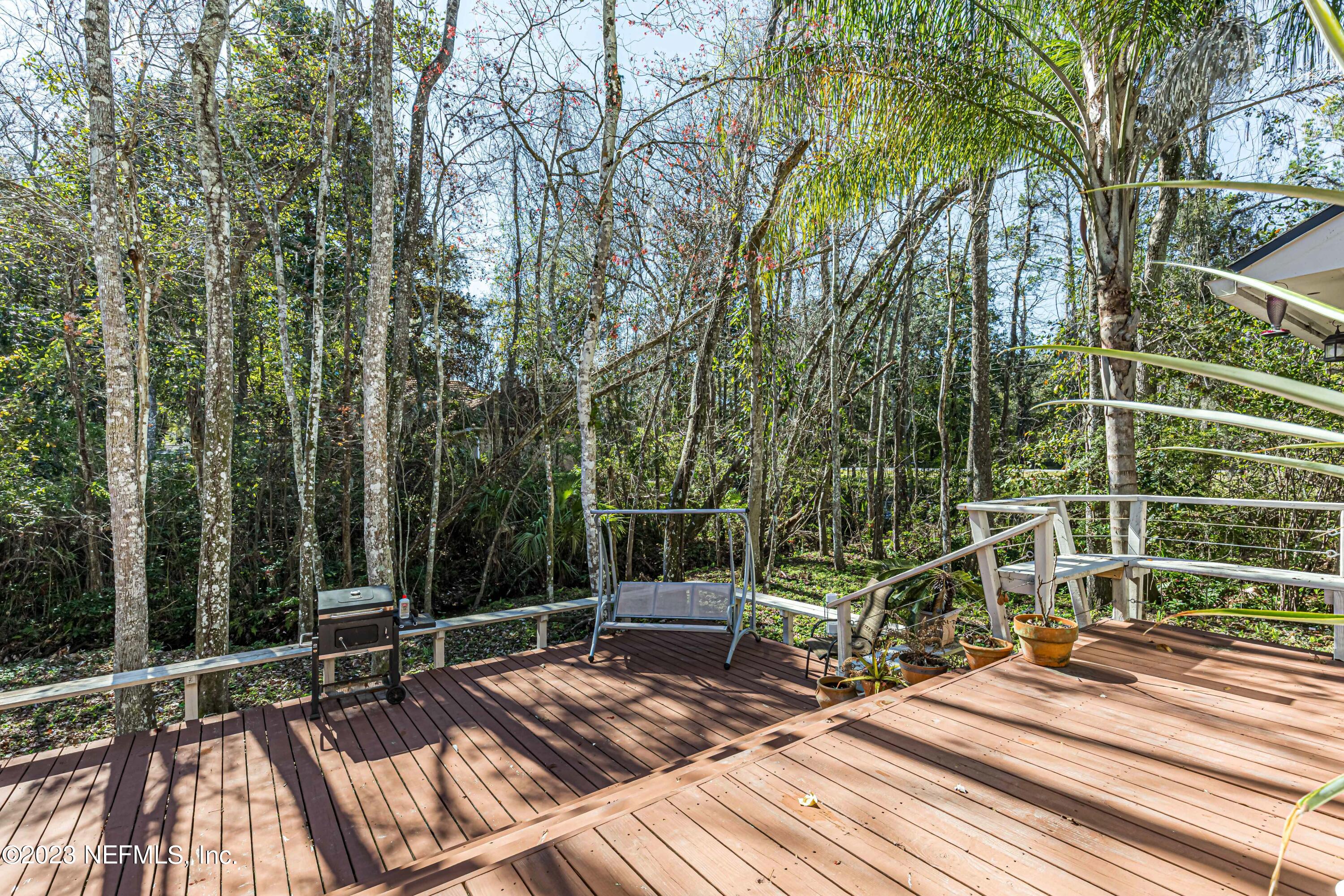 384 N RIDGE Drive