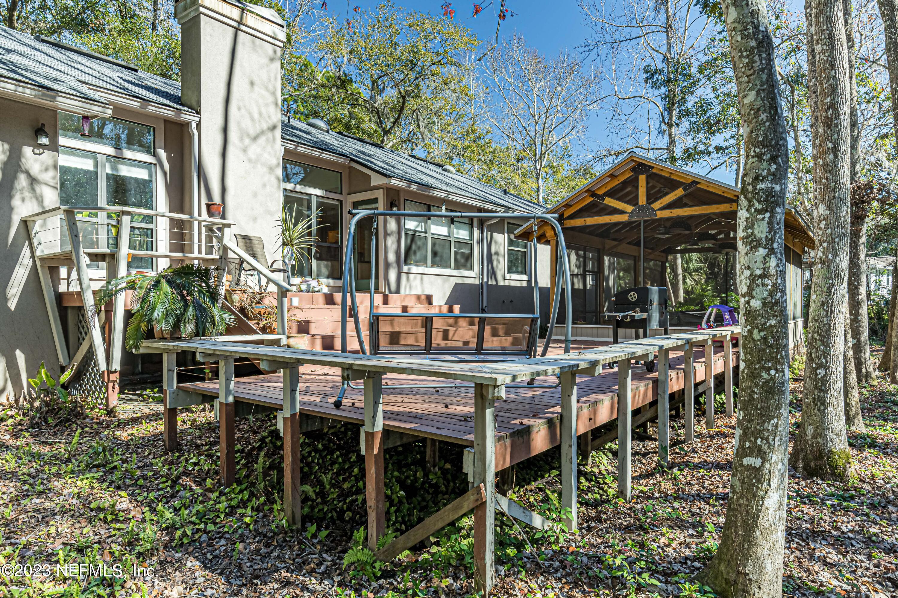 384 N RIDGE Drive