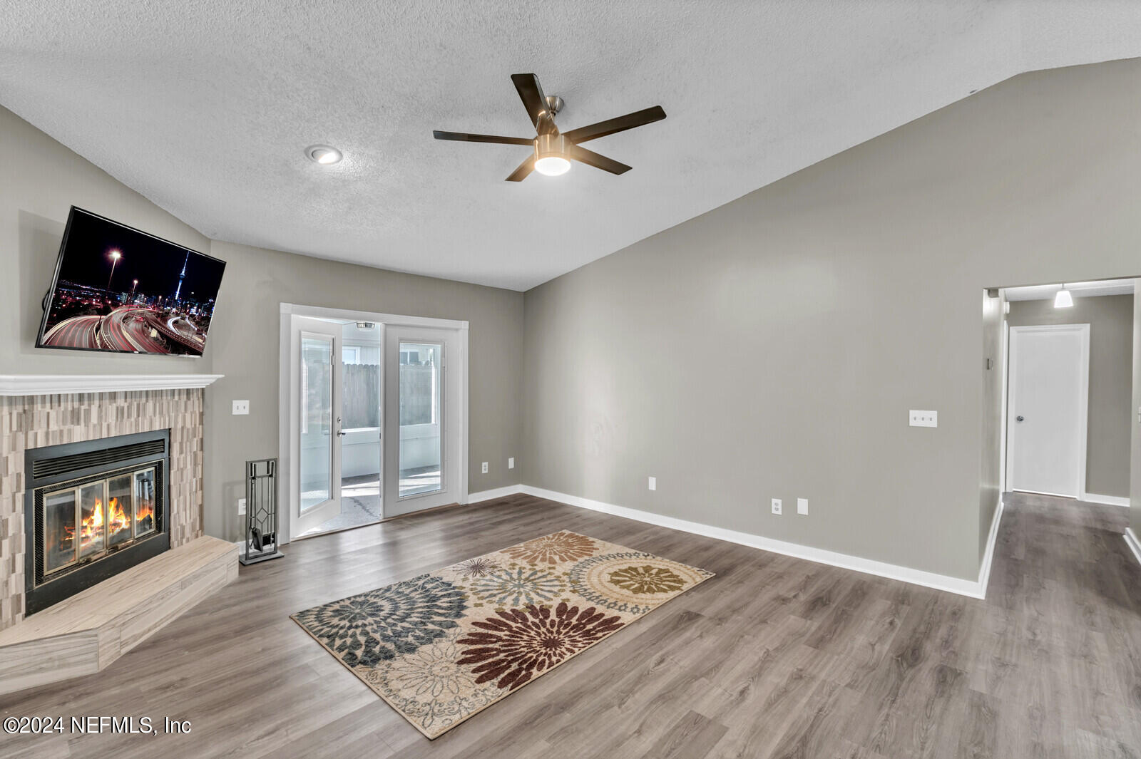 8462 WESSEX Court