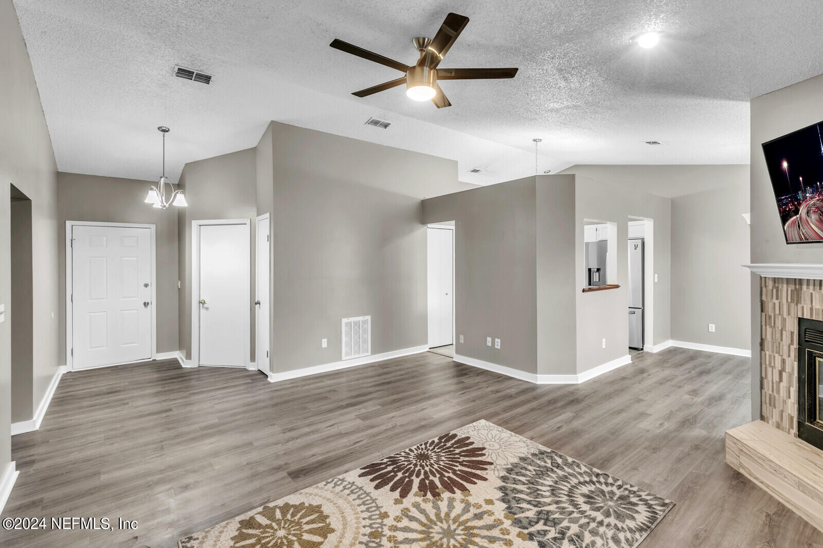 8462 WESSEX Court
