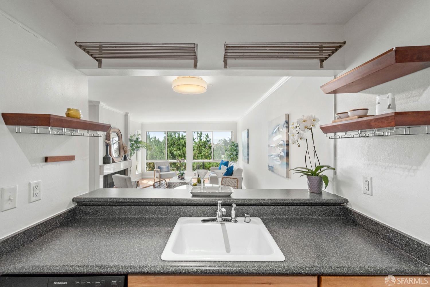 950 Duncan Street # 206E
