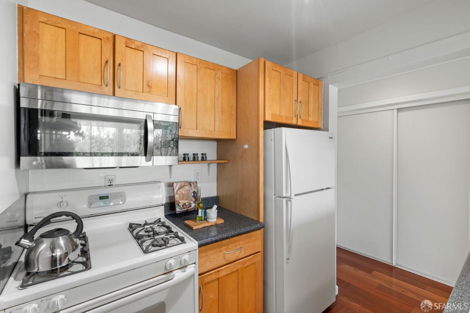 950 Duncan Street # 206E