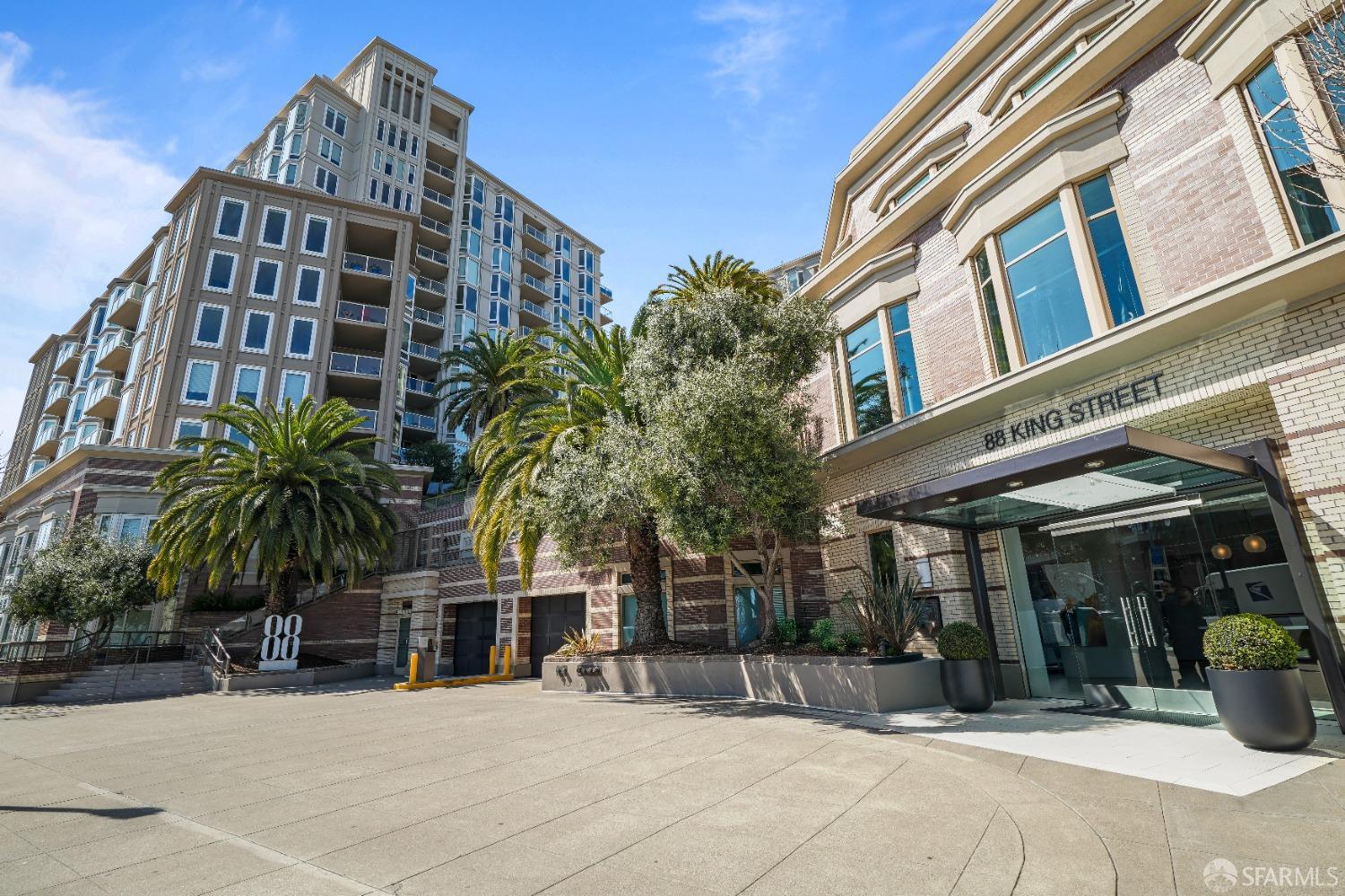 88 King Street # 302