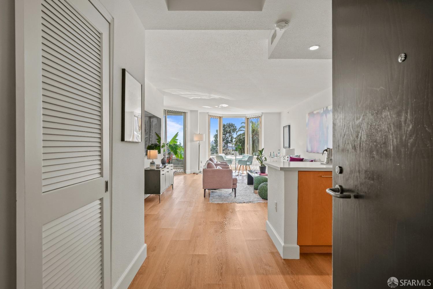 88 King Street # 302