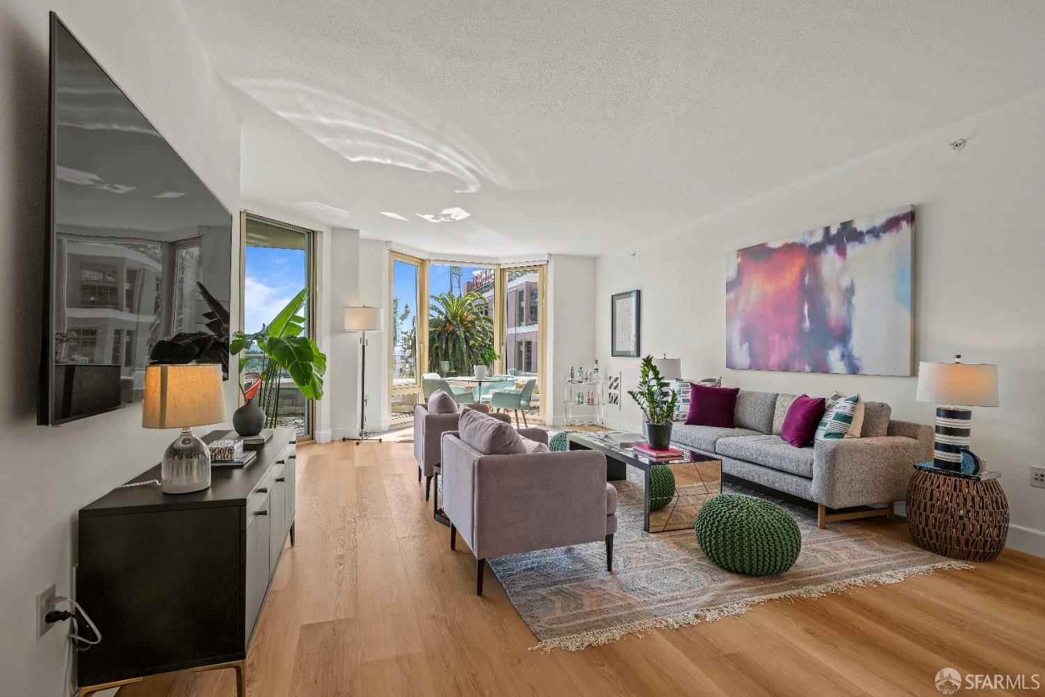 88 King Street # 302