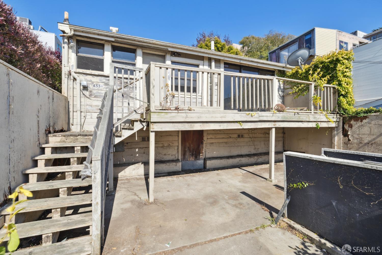 655 Noe Street