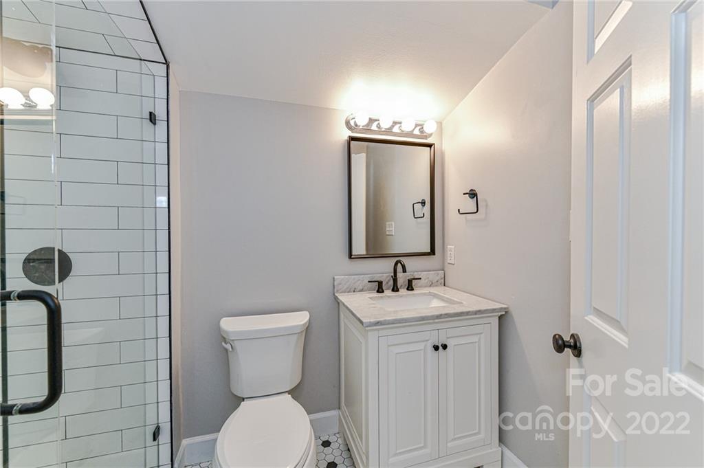 414 W 9th Street Unit: E