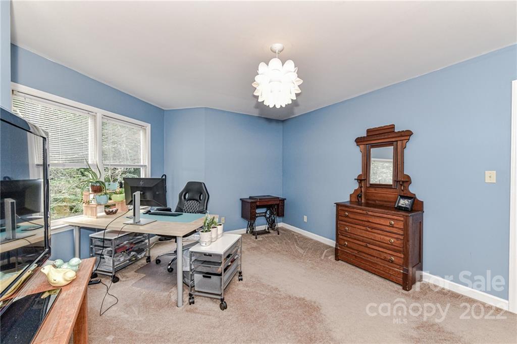 1612 Springwinds Drive