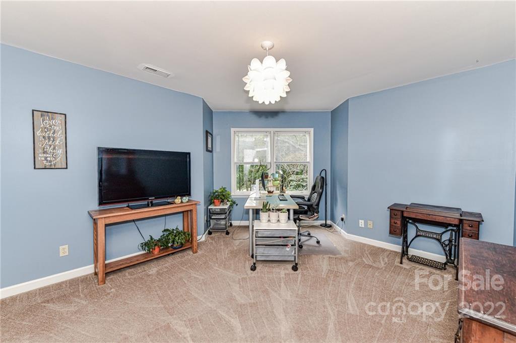 1612 Springwinds Drive