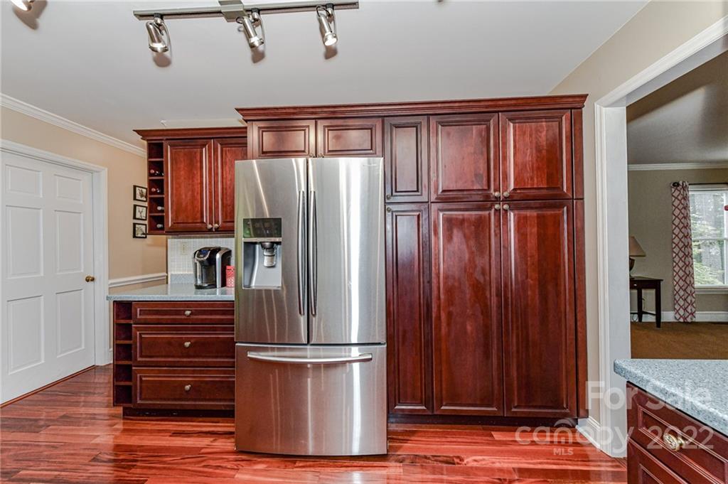 1612 Springwinds Drive