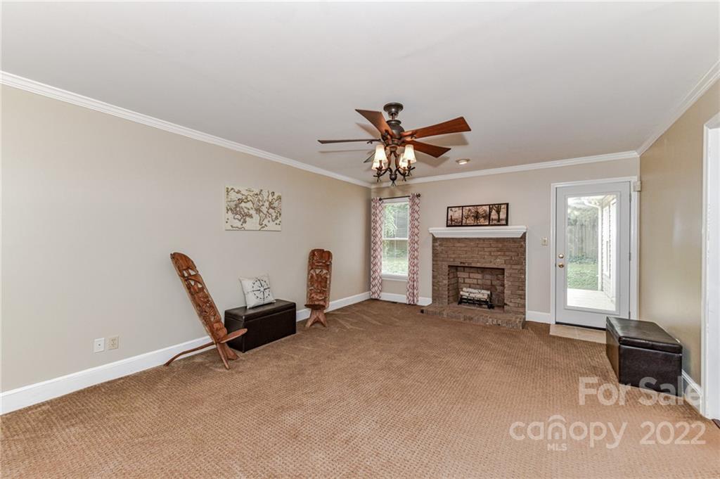 1612 Springwinds Drive