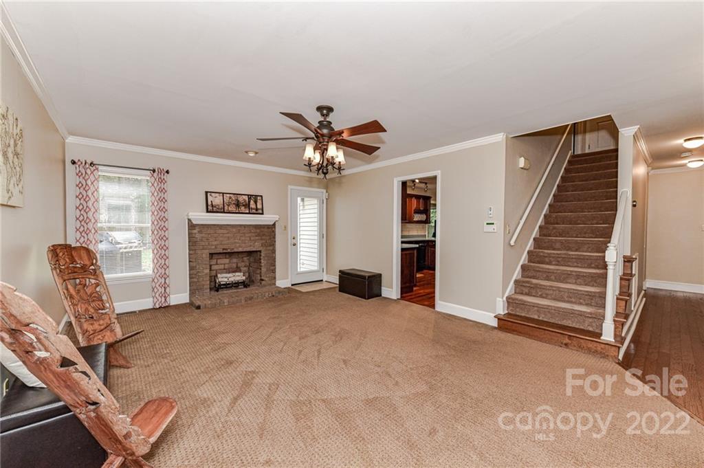 1612 Springwinds Drive