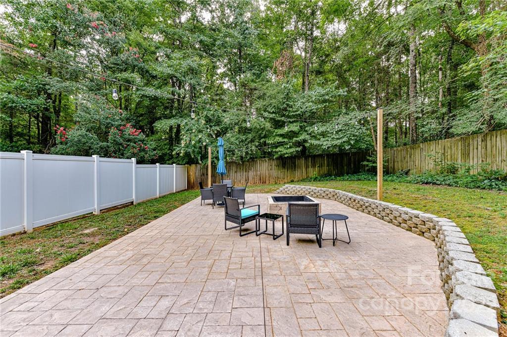 1612 Springwinds Drive