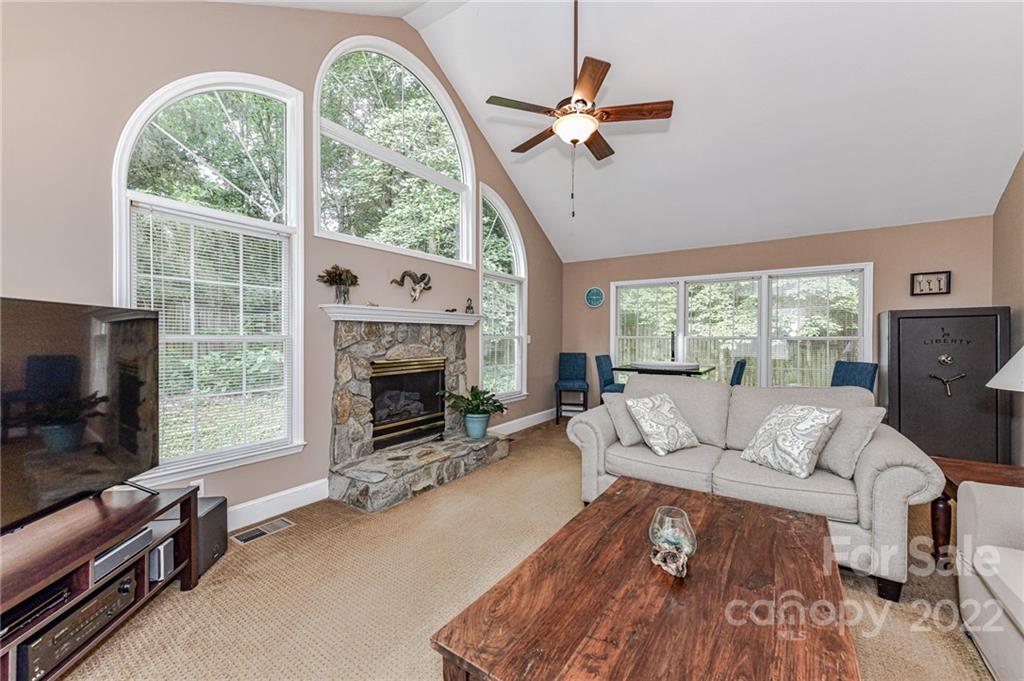 1612 Springwinds Drive