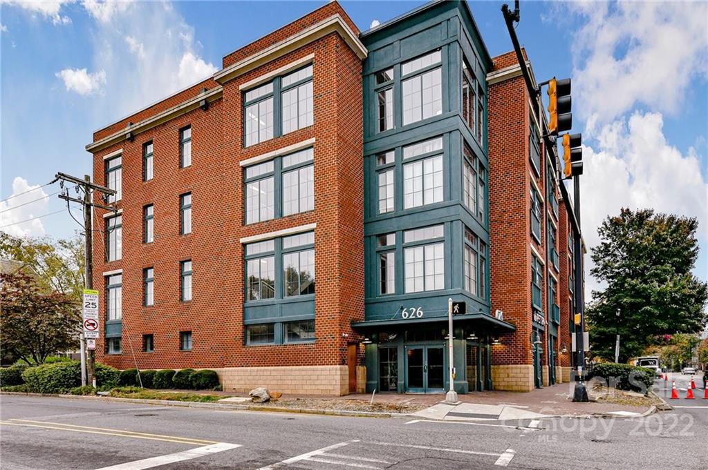 626 N Graham Street Unit: 210