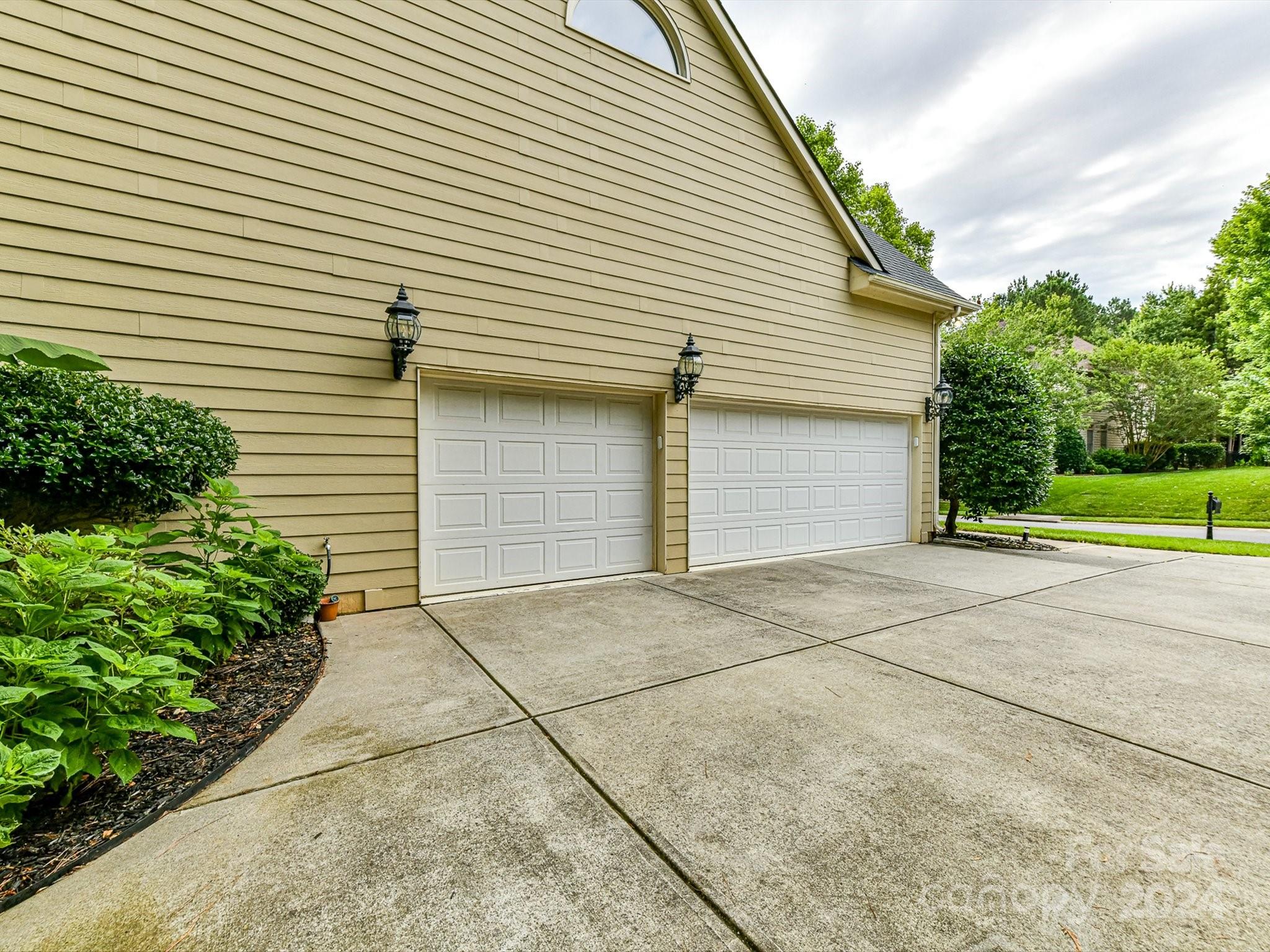 7200 Harcourt Crossing