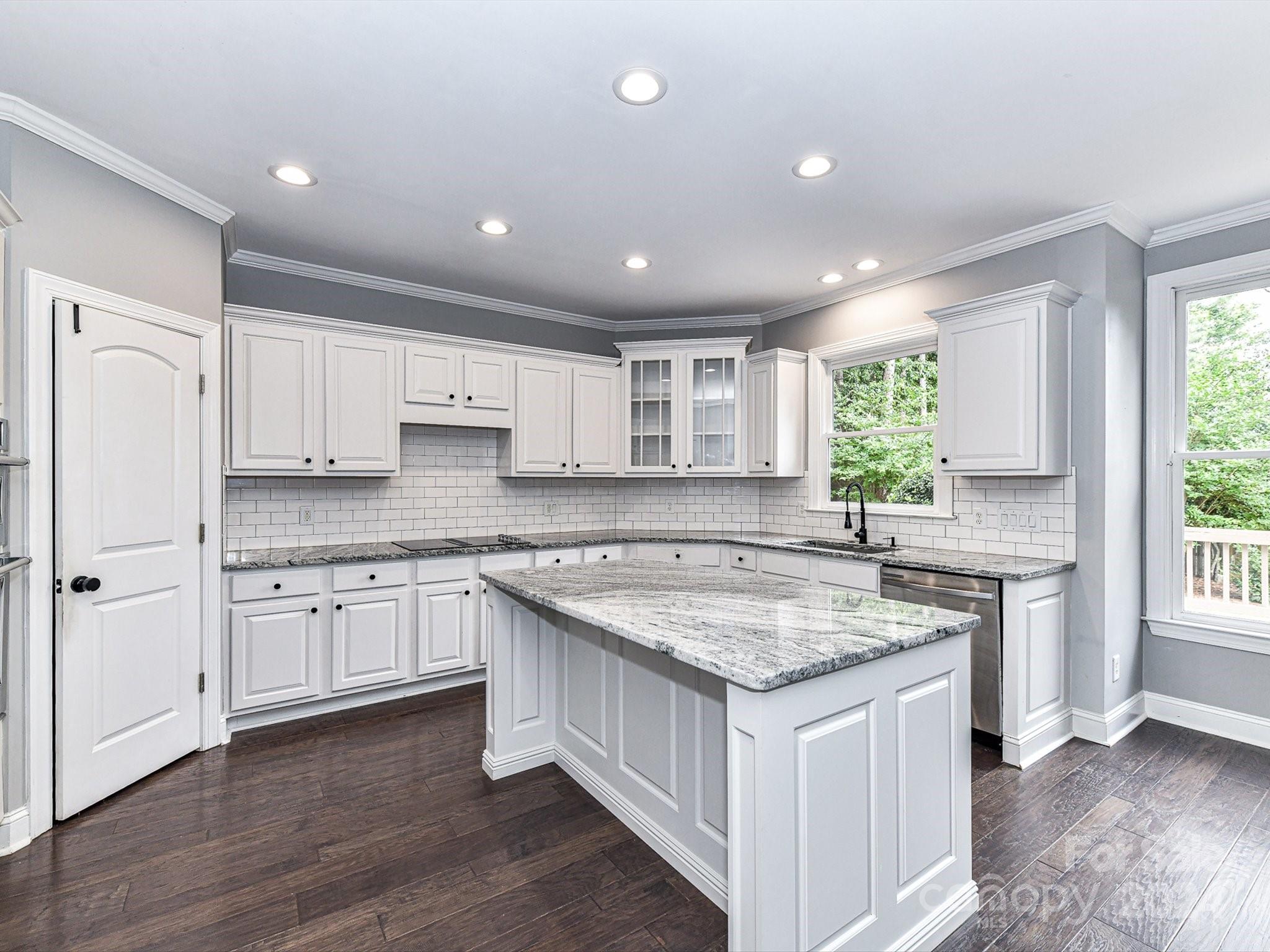 7200 Harcourt Crossing