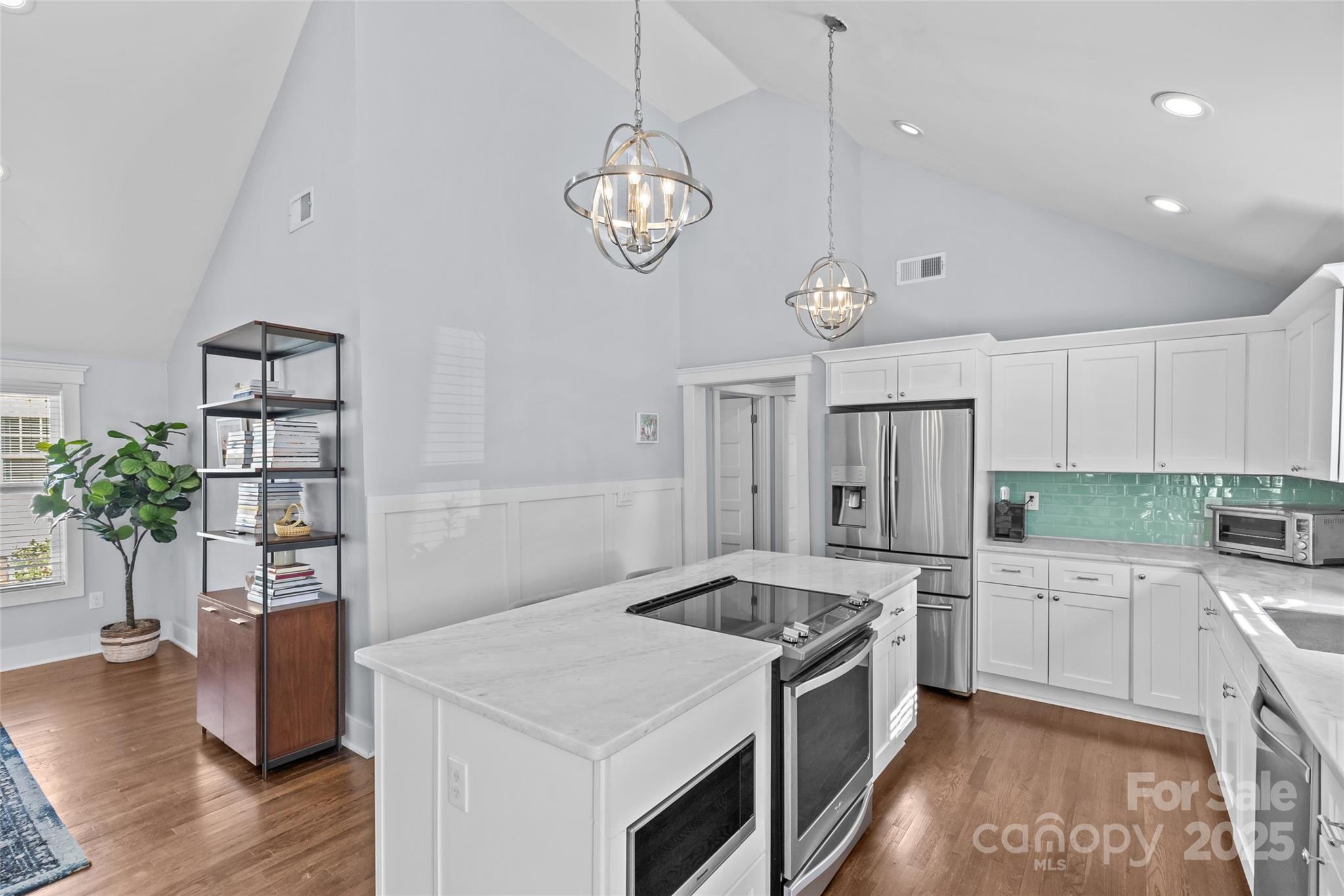 2328 Barry Street