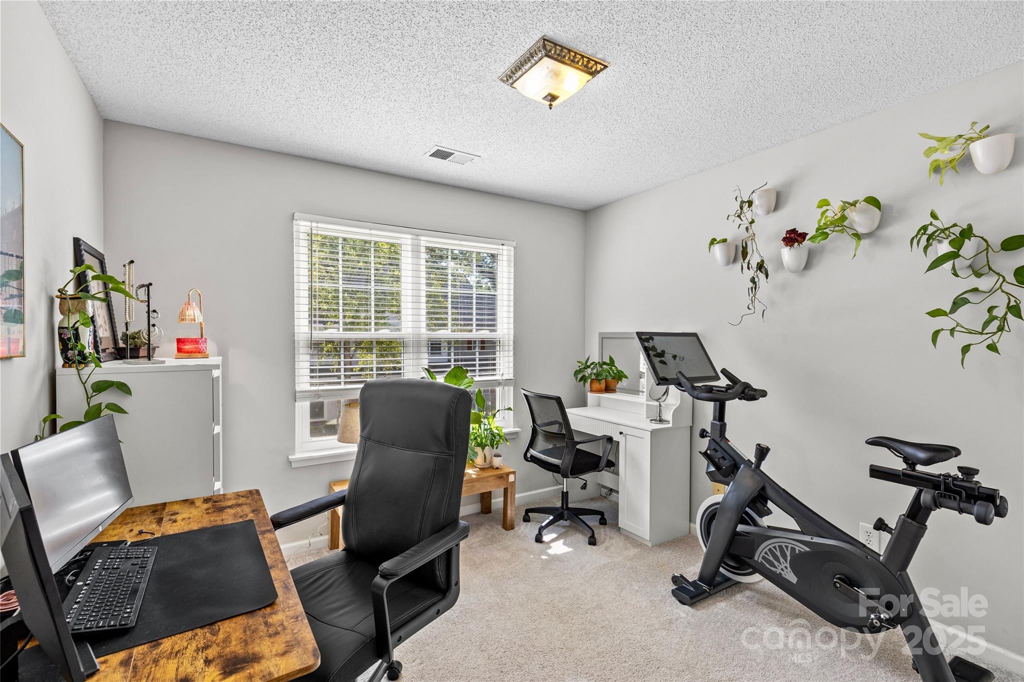 10127 University Park Lane