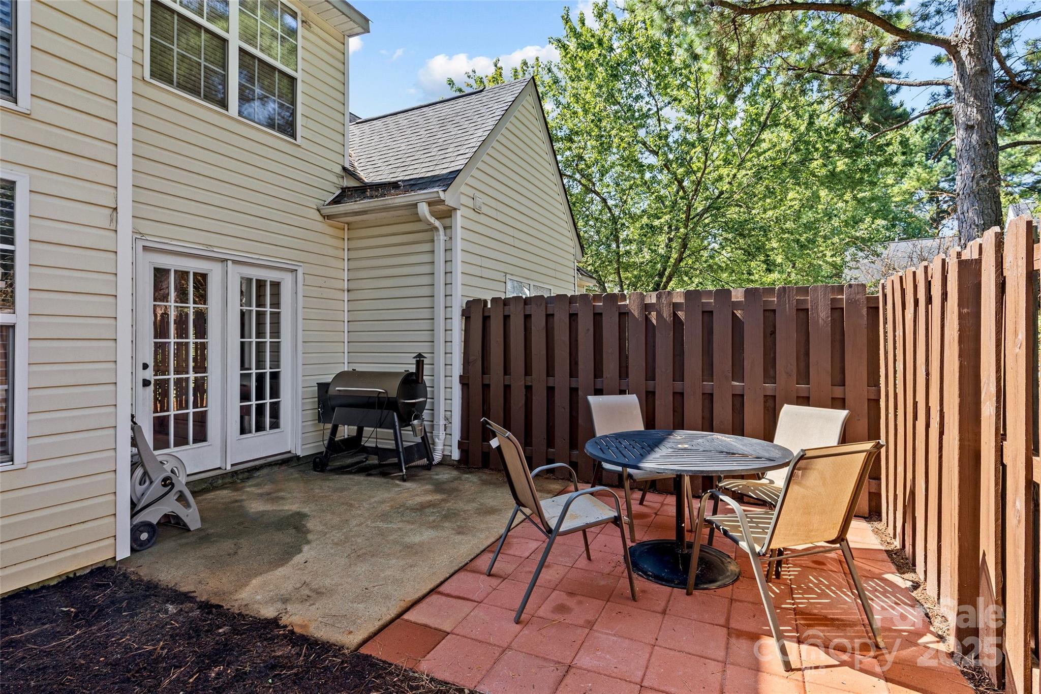 10127 University Park Lane