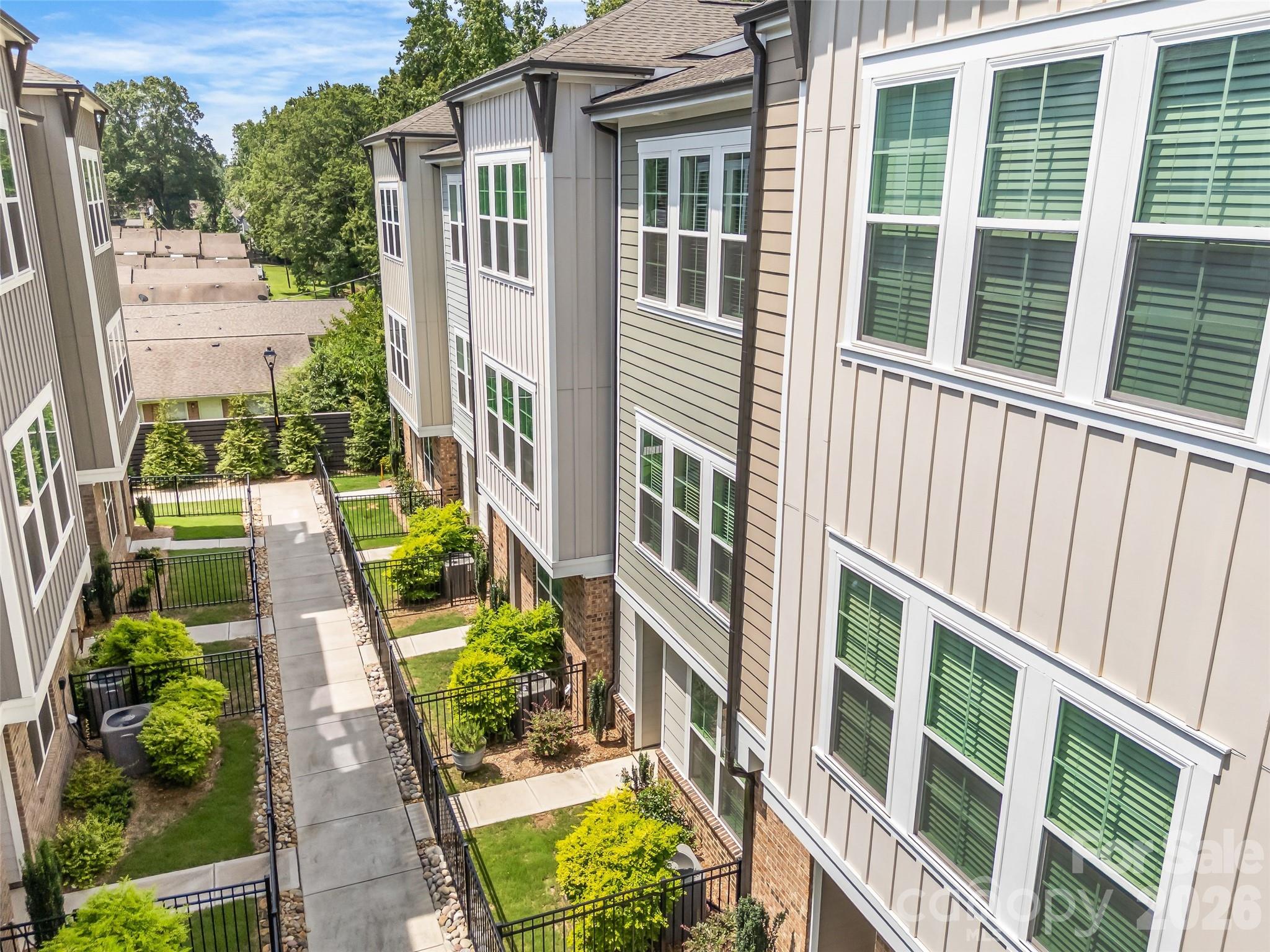3213 Zenith Lane