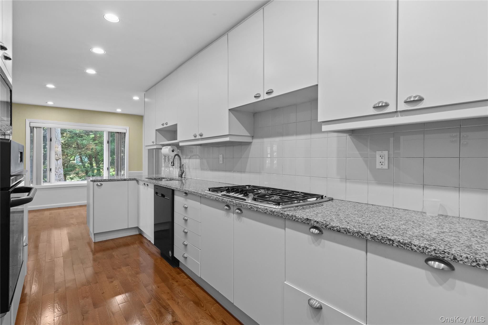21 Iroquois Trail