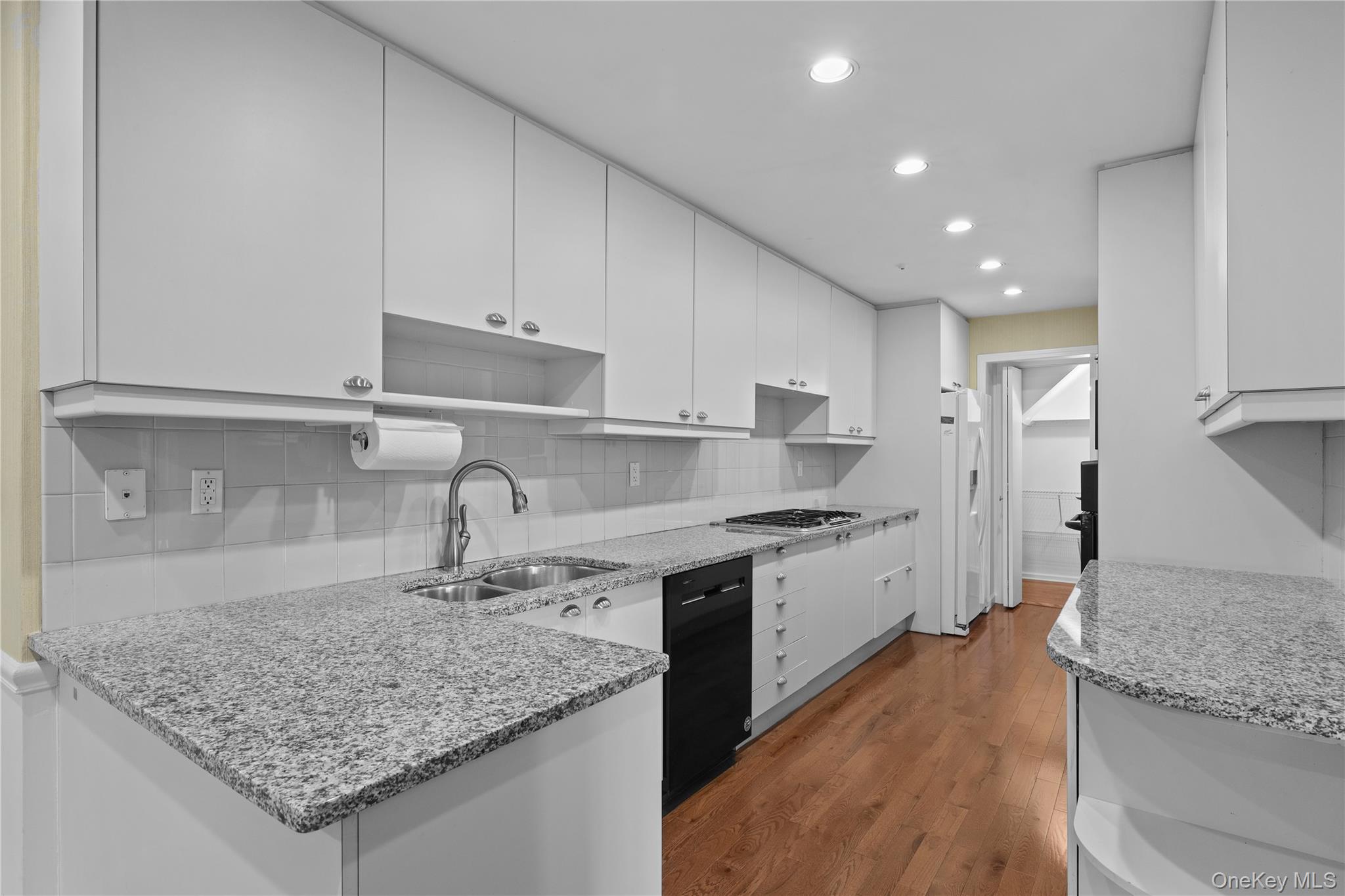 21 Iroquois Trail