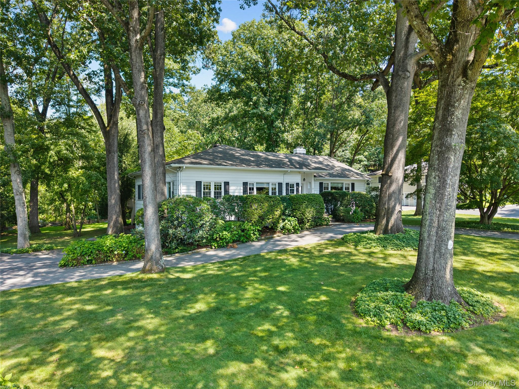 21 Iroquois Trail