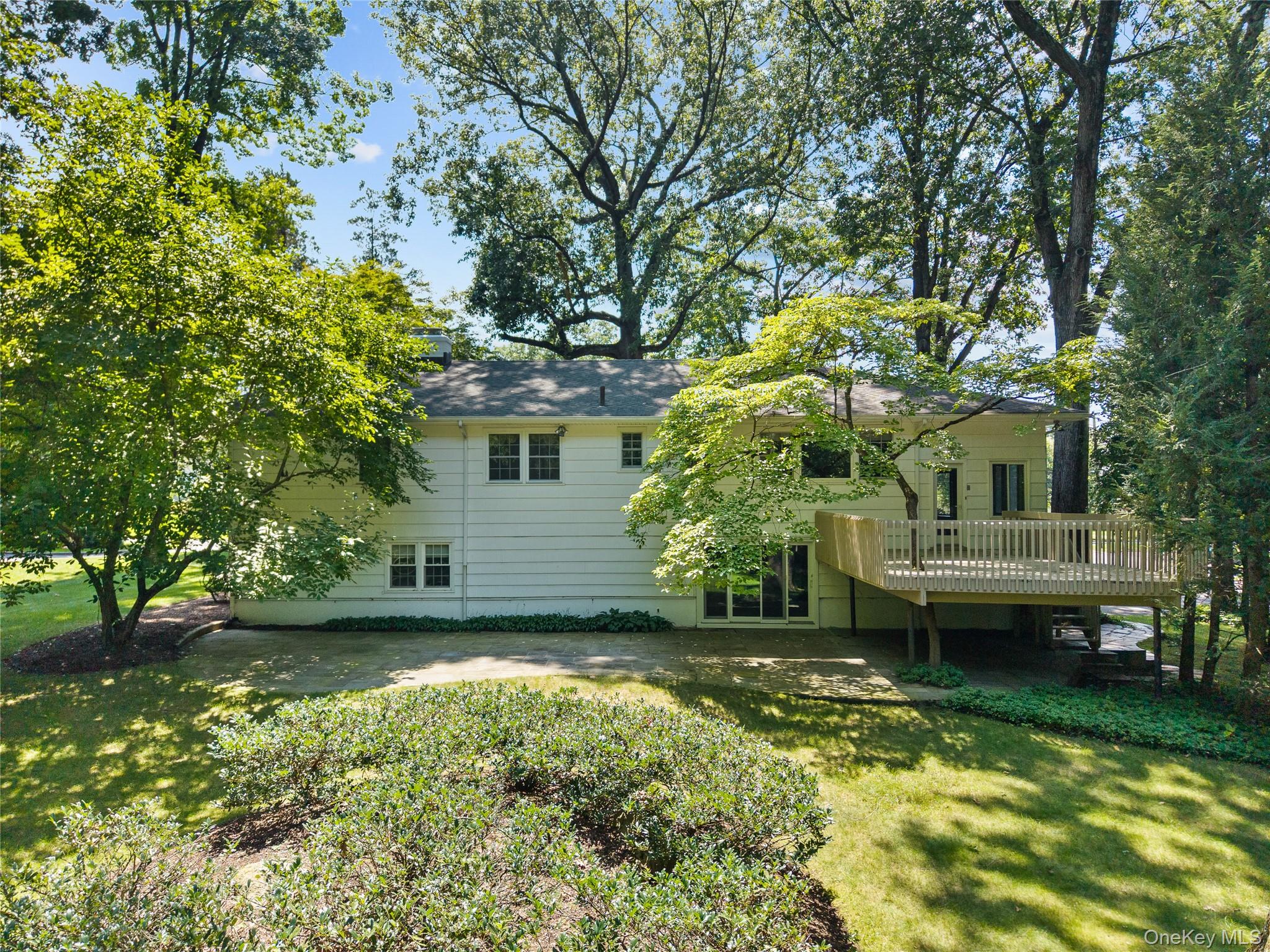 21 Iroquois Trail