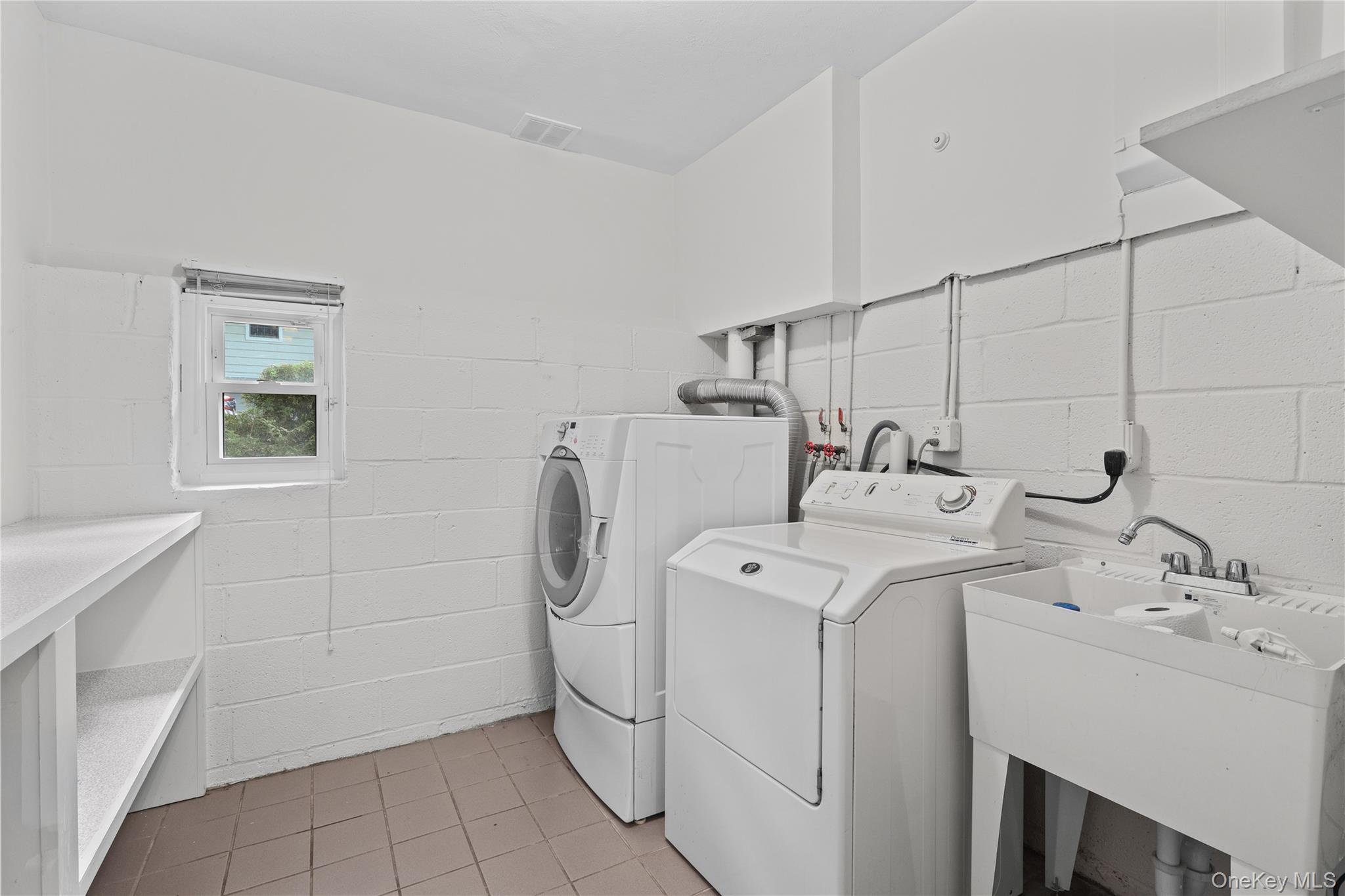 21 Iroquois Trail