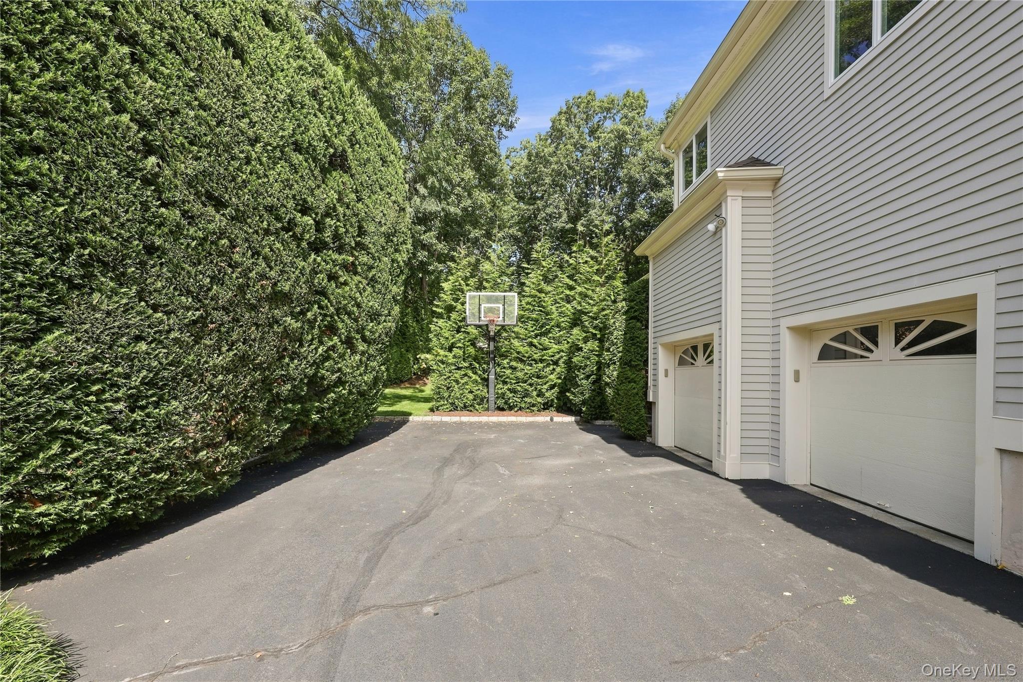32 Buckout Road
