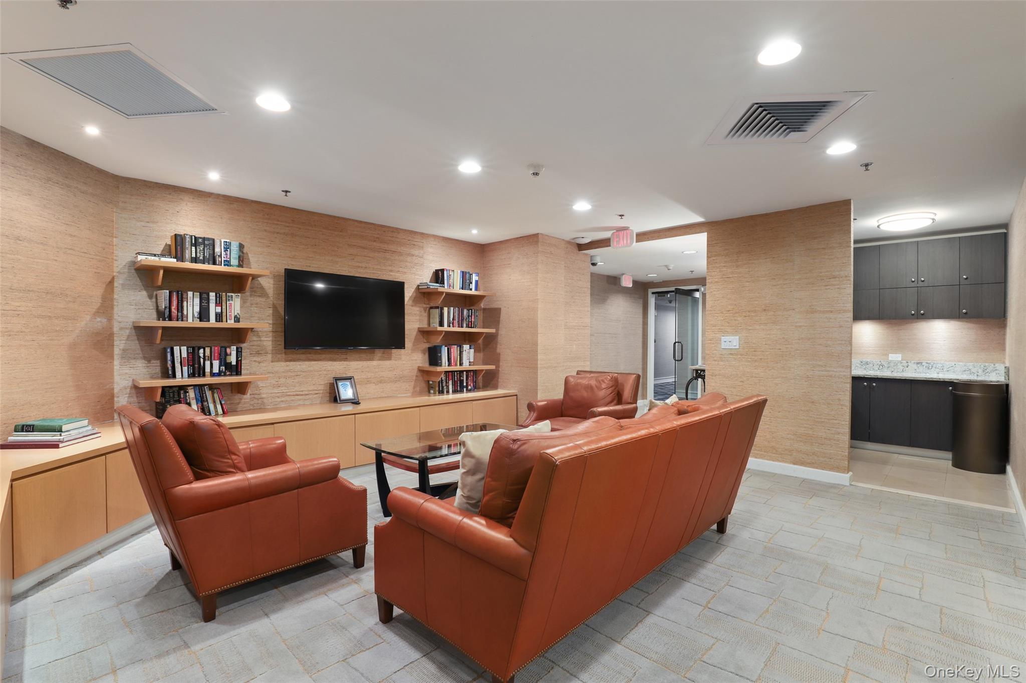 1 Renaissance Square Unit: 26F