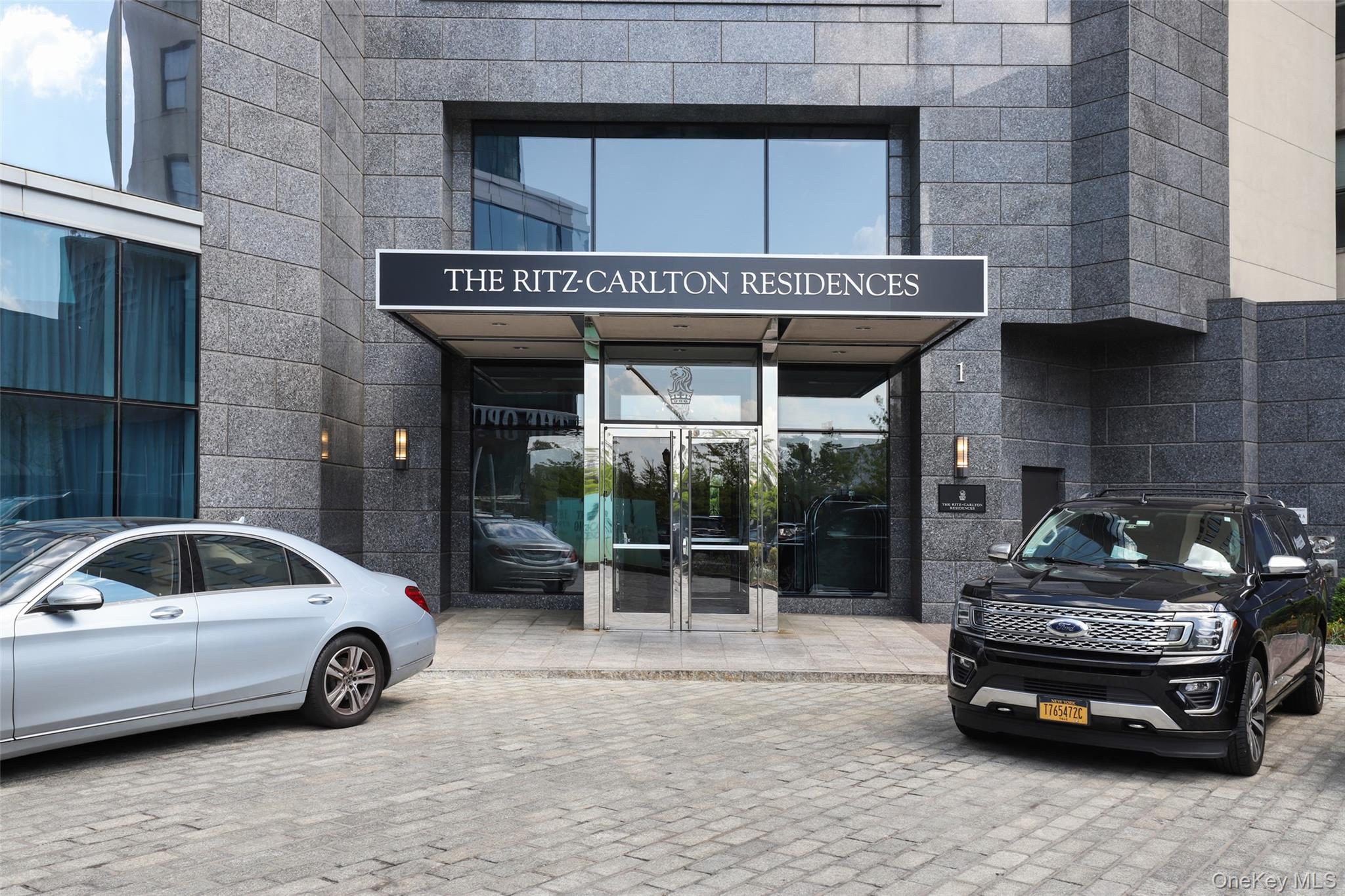 1 Renaissance Square Unit: 26F