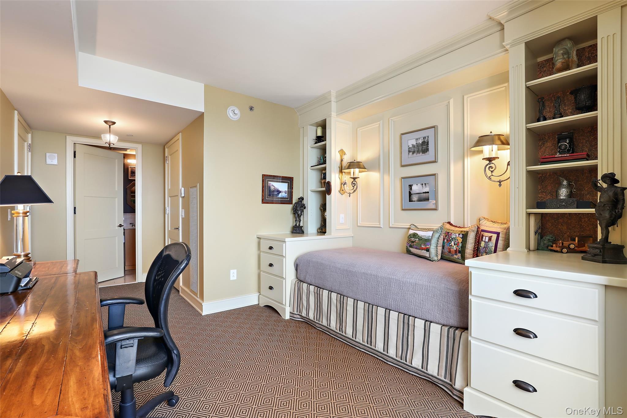 1 Renaissance Square Unit: 26F
