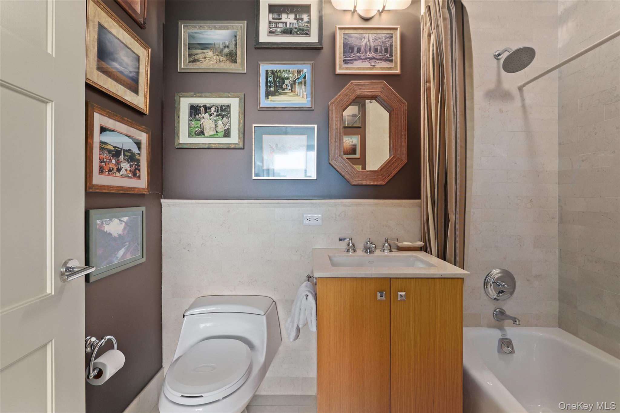 1 Renaissance Square Unit: 26F