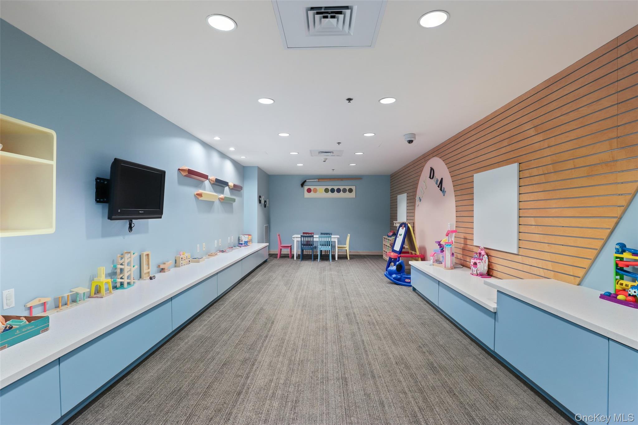 1 Renaissance Square Unit: 26F