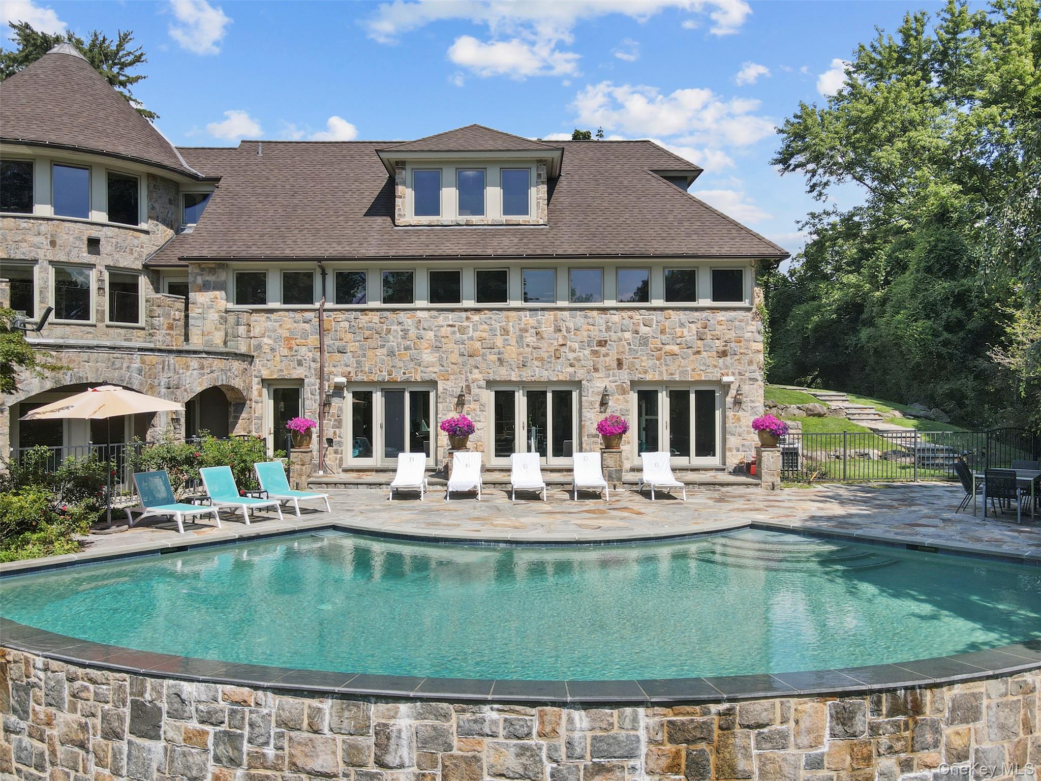 383 Woodlands Road