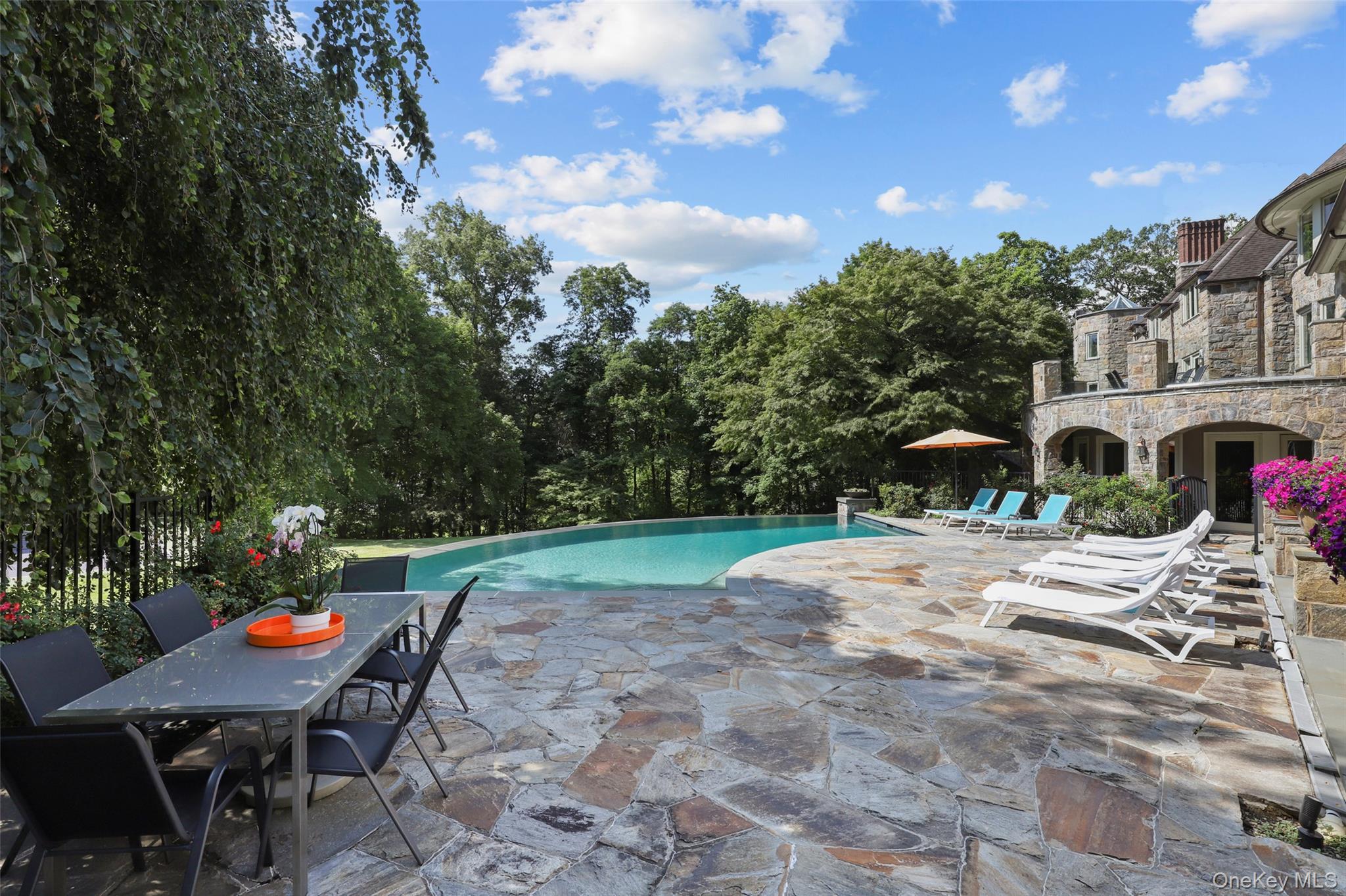 383 Woodlands Road