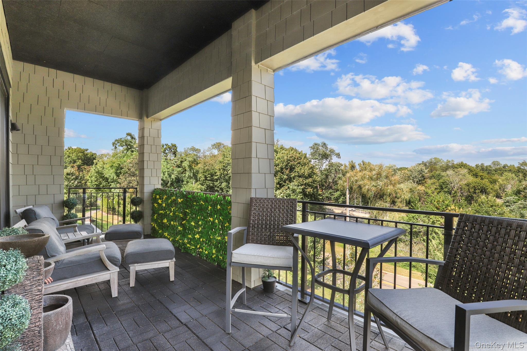 120 Old Post Road Unit: PH-B301