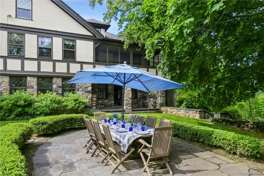 15 Sarosca Farm Lane