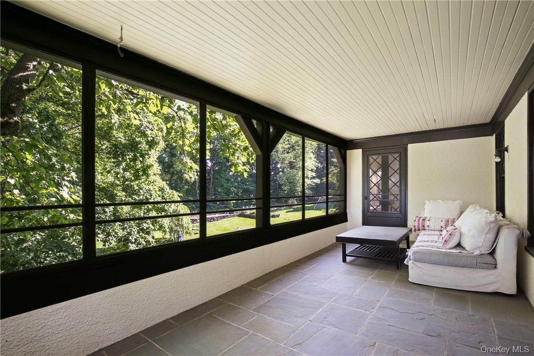 15 Sarosca Farm Lane