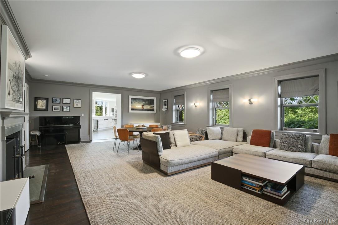 15 Sarosca Farm Lane