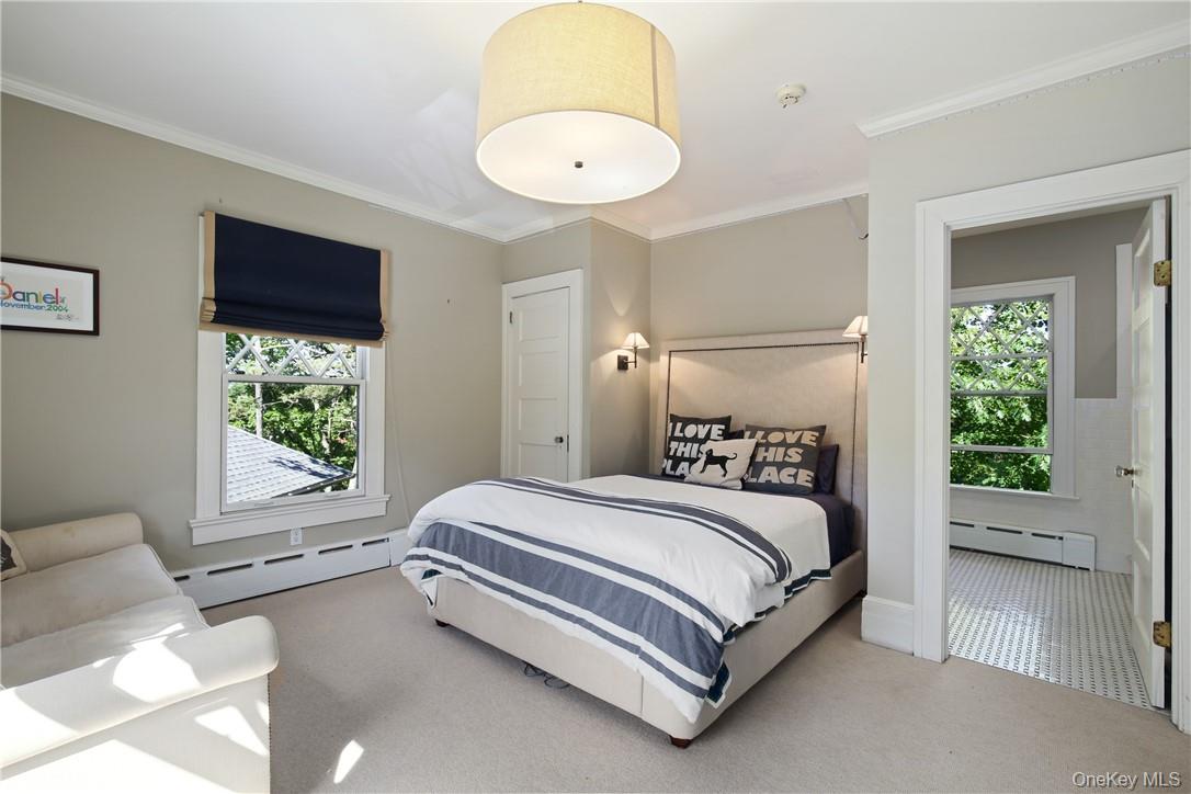 15 Sarosca Farm Lane