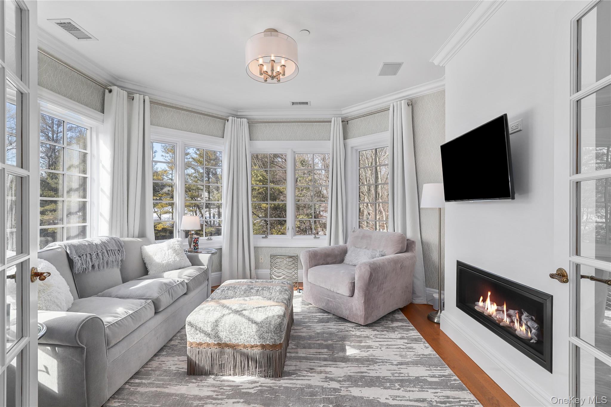 1 Laurelwood Court